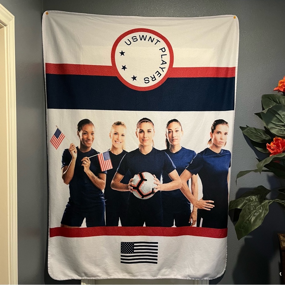 USA Women’s National Soccer Team Trowel Blanket